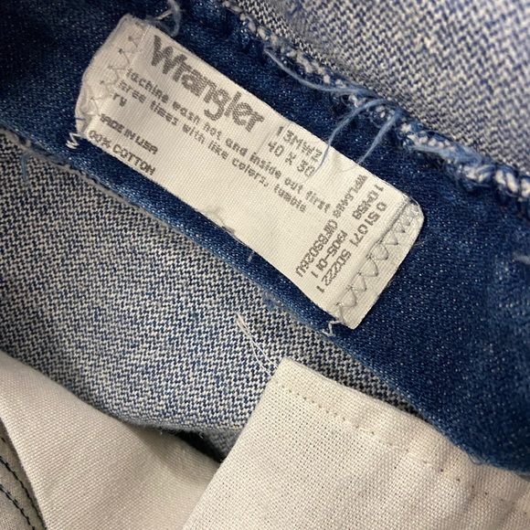 Vintage Wrangler Dark Wash Straight Leg Jeans - Picture 13 of 14